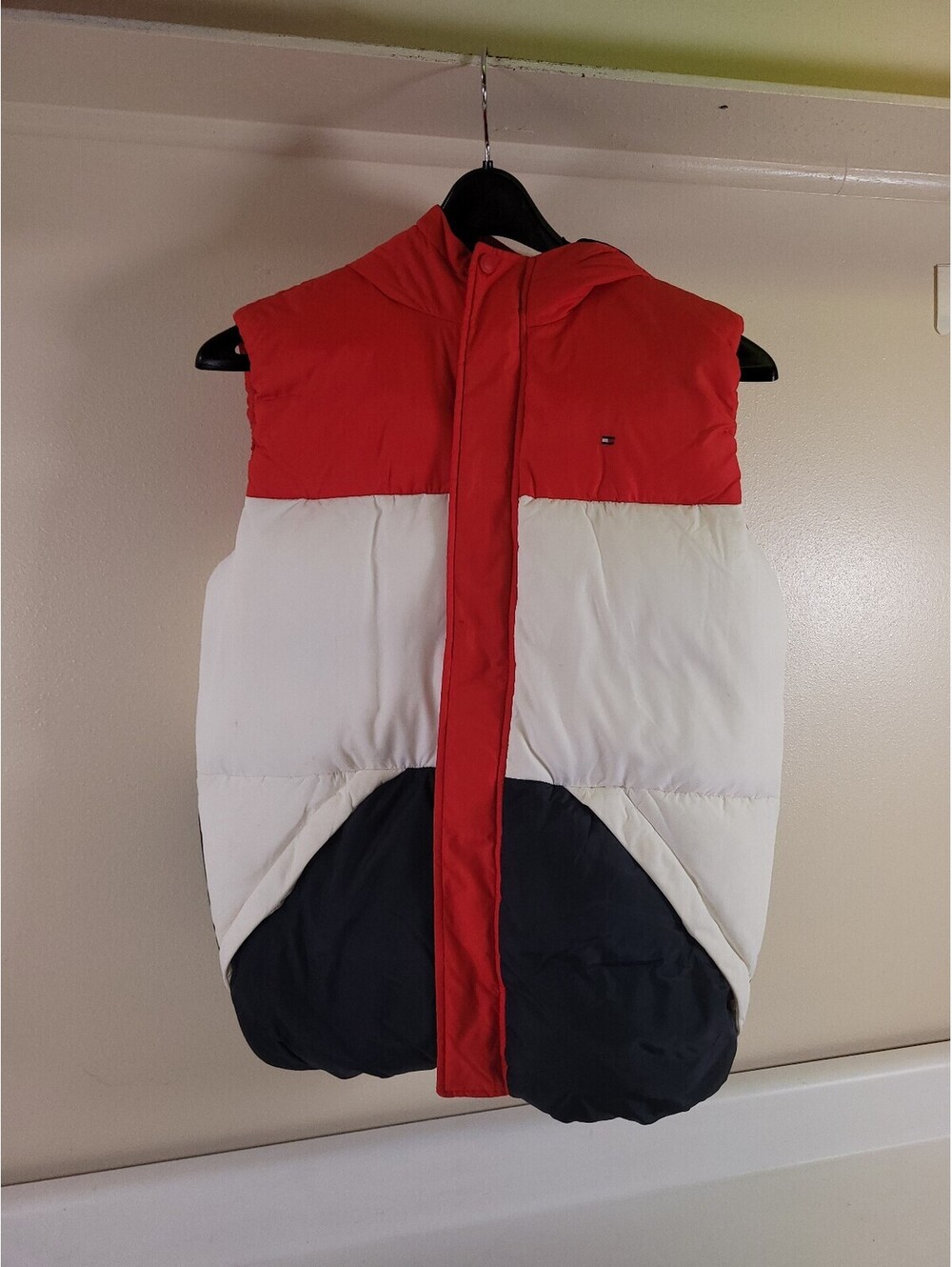 Tommy hilfiger puffer vest jacket youth 176 or XL size sleeveless red white blue